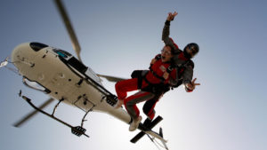 sauter en parachute depuis un hélicoptère en Occitanie